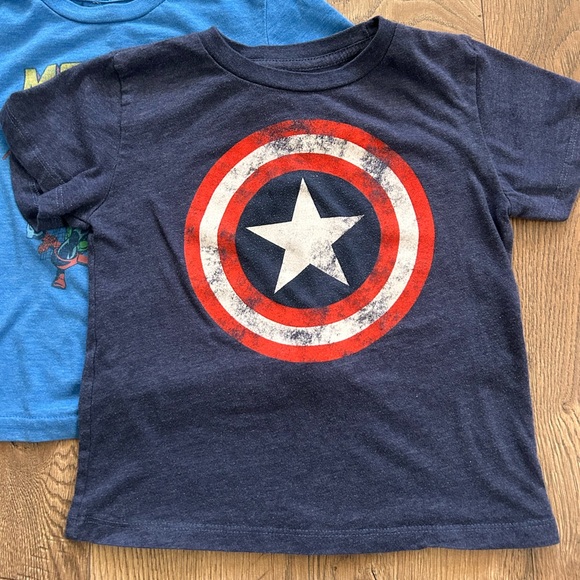 Boys 4T Bundle (5) Marvel and Batman T-shirts - Picture 5 of 6